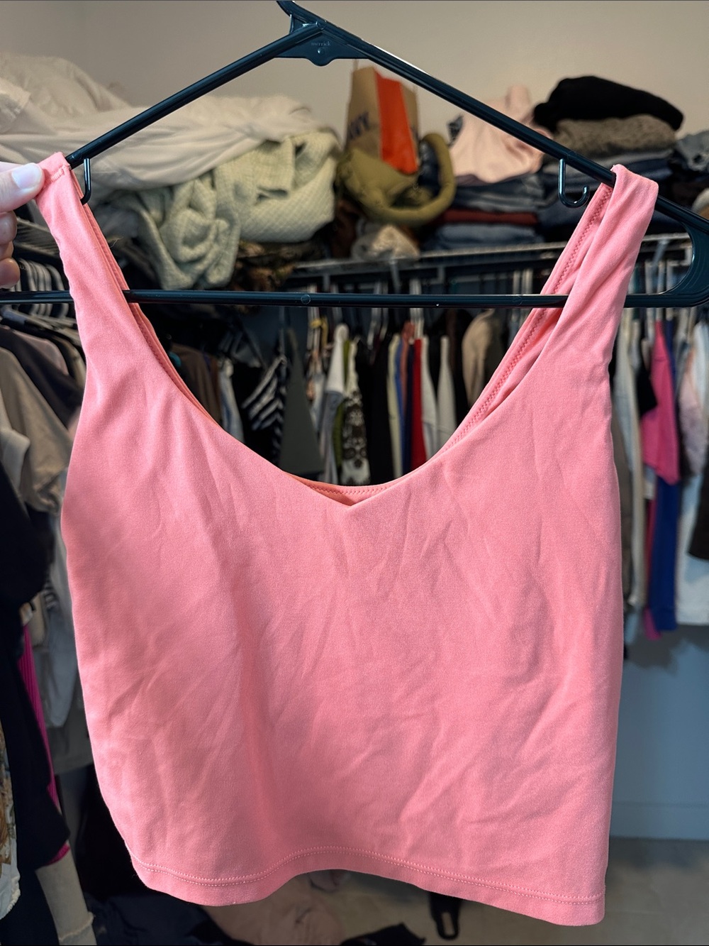 Everyday V-Neck Cropped Tank Top - Pink